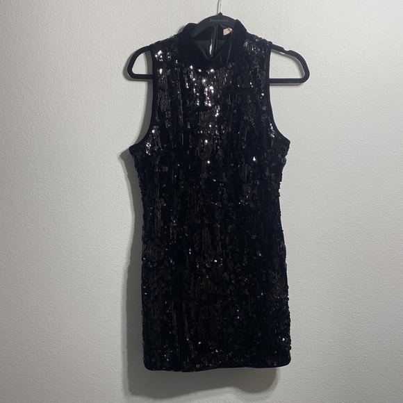 Forever 21 Contemporary black sequin and velvet dress - Picture 3 of 6